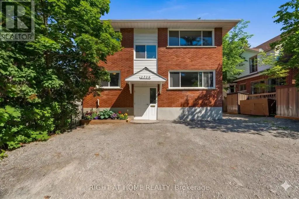 2709 Don Street, Ottawa
